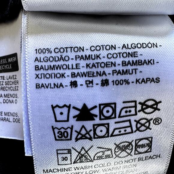 Levi's Crescent Moon Crop Tee Boxy Crew Neck Chest Print 100% Cotton Black XS - Picture 4 of 6